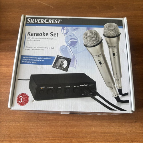 SilverCrest Karaoke Set new, wired microphones and DVD