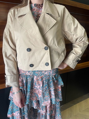 Cropped trench coat jacket like new, beige, size large