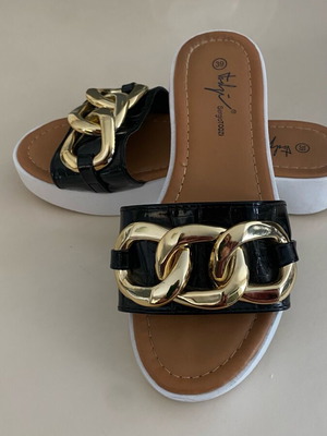 Keep Fred women's sandals size 39 black with gold chain like new
