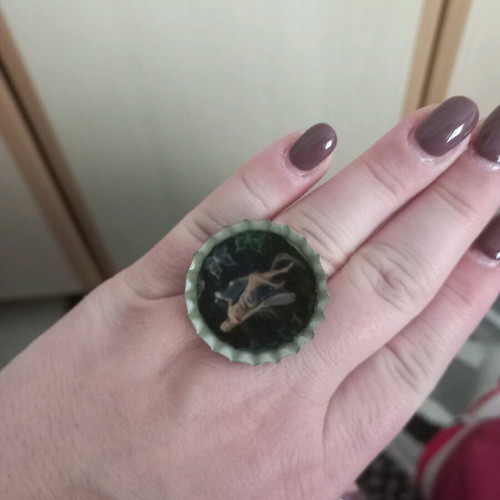 Beer cap ring like new, silver color