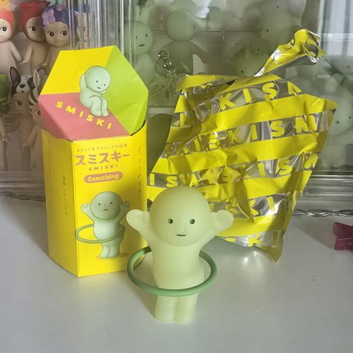 Smiski Exercising Series Hoop figure brand new