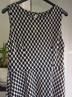 Dress made in Italy, size M, like new, viscose and elastin