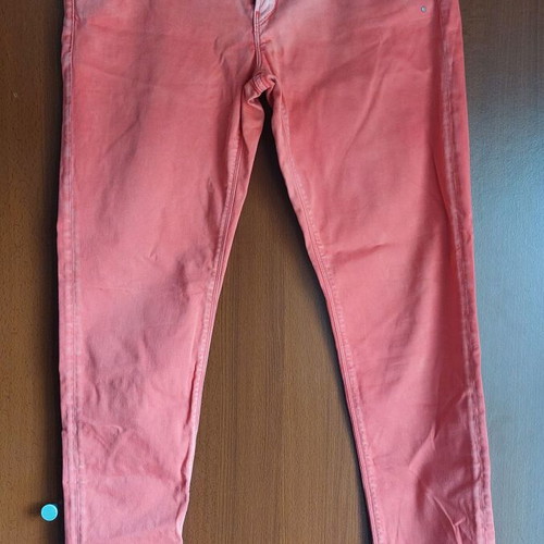 Guess women's jeans like new, size 29, red watermelon color