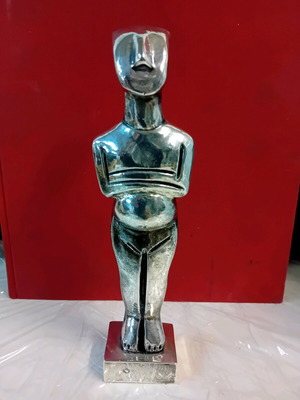 Cycladic figurine Silvero with gold leaf like new