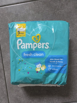 Pampers new pack of 260 from UK
