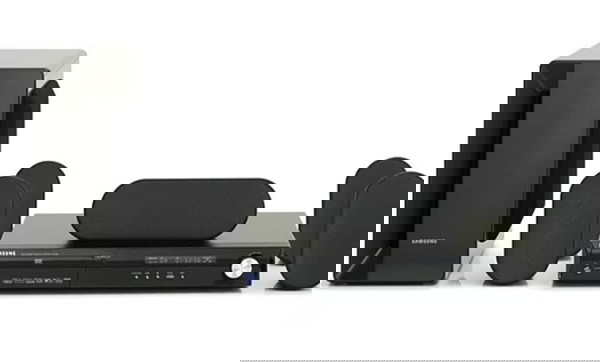 SAMSUNG 5.1 Home Theater System ΗΤ - Χ30 DVD player