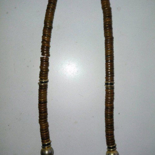 Bronze metal necklace like new, brown color