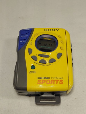 Sony Sports Walkman WM-FS493 Am/FM Radio used, vintage