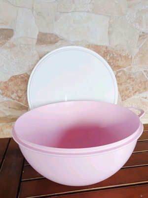 Tupperware mixing bowl 7.5 l in soft pink color new