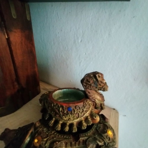 Vintage ashtray set like new, resin