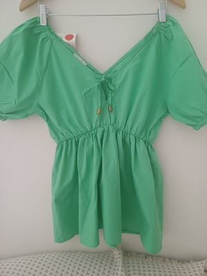 Regalinas blouse poplin green like new