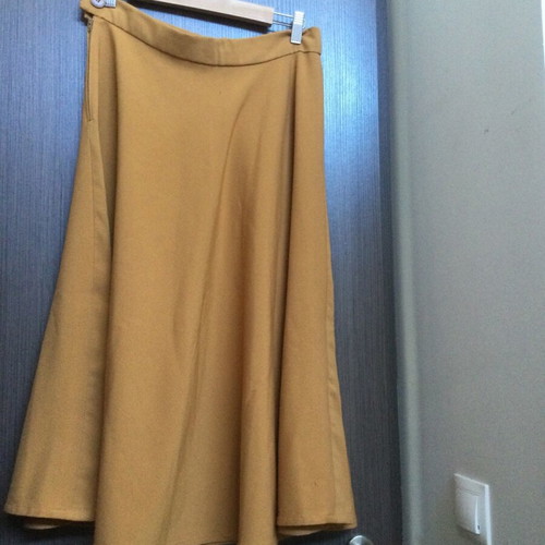 Midi skirt mustard like new