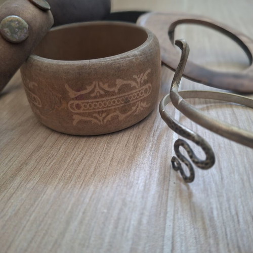 Wooden bracelets, brown