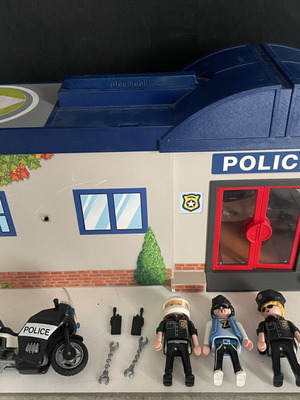 Playmobil police suitcase