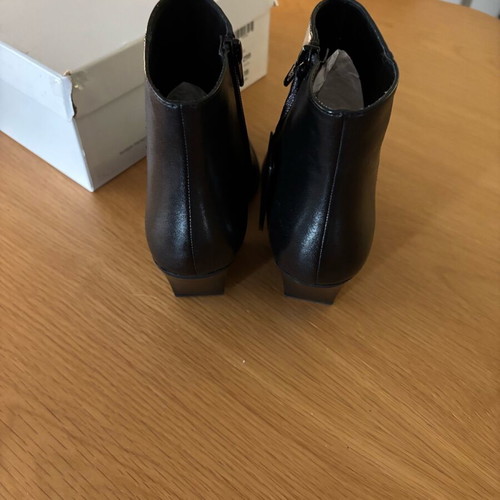 Pinko leather ankle boots new, size 38, black