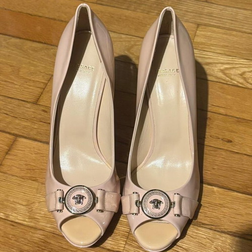 Versace Medusa patent leather heels new, size 39, pink