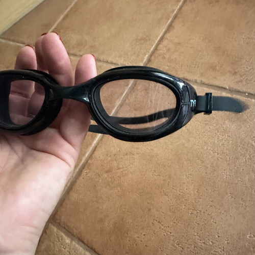 Sports swimming goggles like new