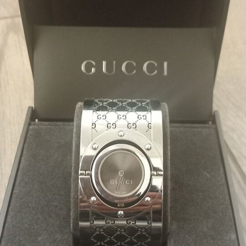 Gucci wristwatch like new, silver, women's