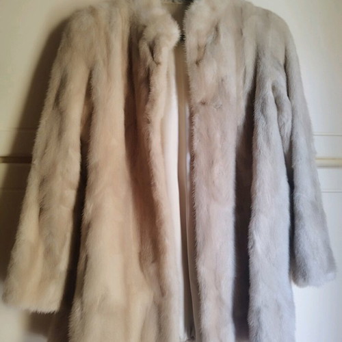 Natural fur like new in excellent condition