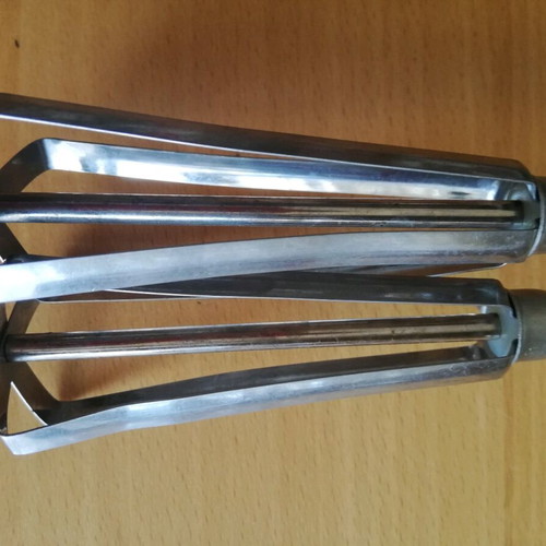 Egg beater vintage used manual working