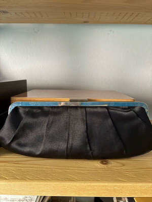 Accessorize satin evening bag like new, black handheld