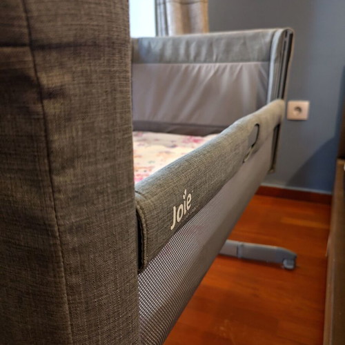 Joie Roomie crib like new