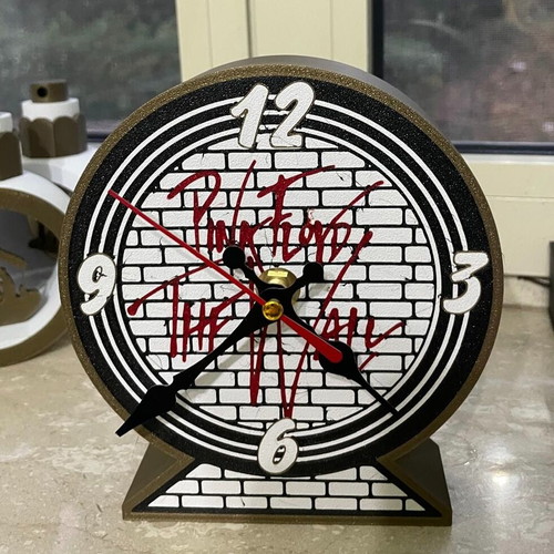 Pink Floyd table clock like new, analog