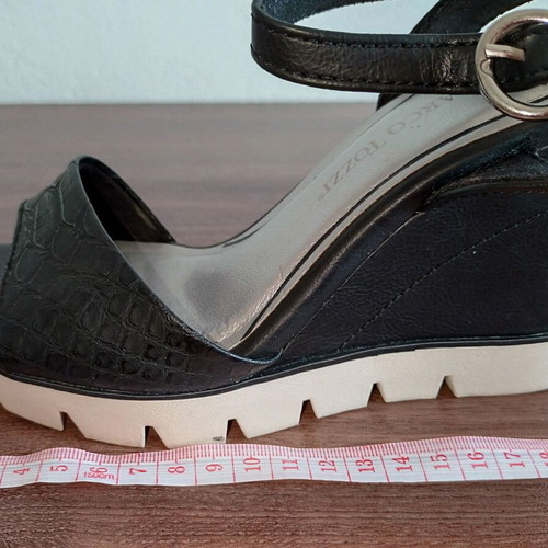 Marco Tozzi_Black Leather Platforms