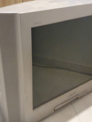Sony Trinitron 29" CRT TV used, ideal for retro gaming