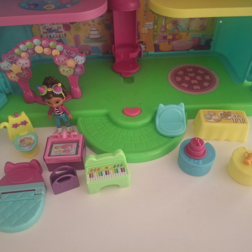 Gabby's Dollhouse like new with all accessories
