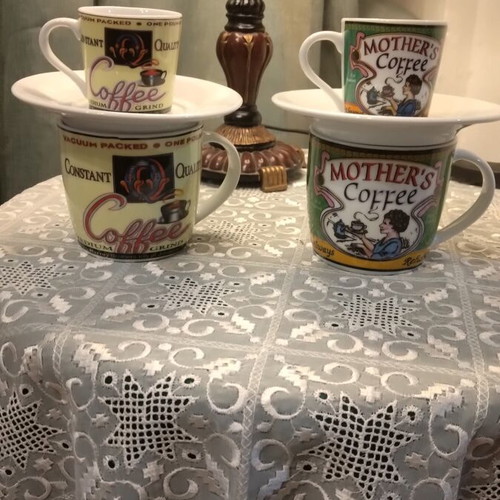 Collectible mug set with plates, like new, 2x250ml and 2x150ml