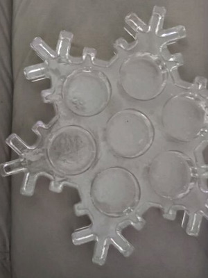 Snowflake tealight candle holder like new