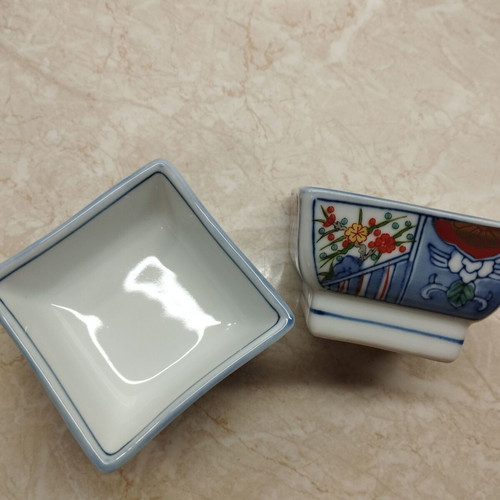 Decorative small hand-painted items new, set of 2