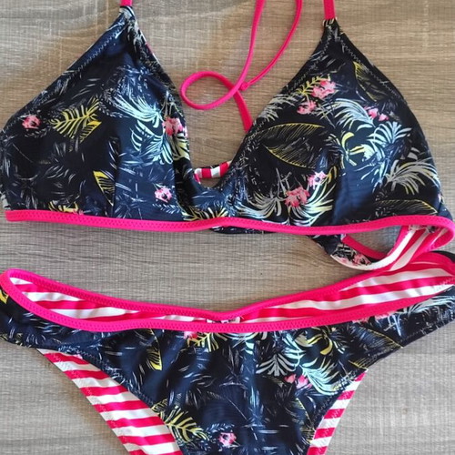 Pieces Reversible Bikini like new, multicolor, size S