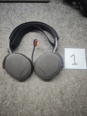 Steelseries wireless headphones for parts or repair
