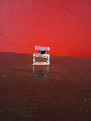 Marc Jacobs Mini Perfume Eau de Parfum 4ml like new, collectible