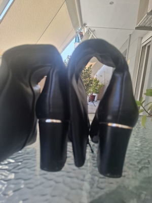 Women's boots black size 36 used with wear on toes