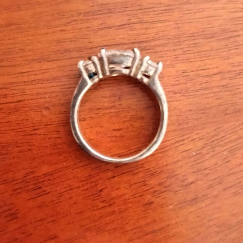 Silver 925 three-stone ring used with zircon stones