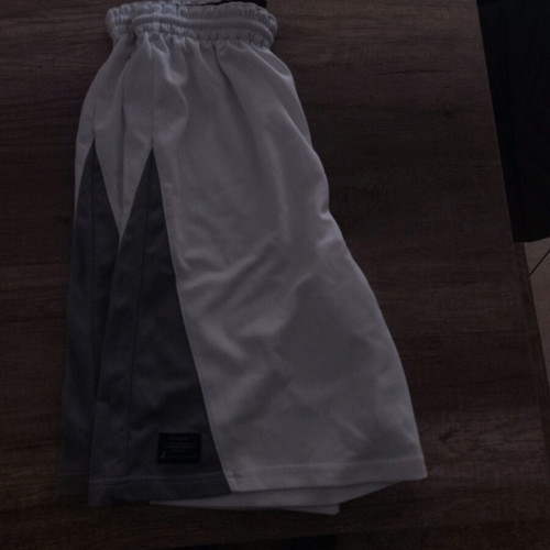 Zakcret basketball shorts used, white and gray, size M