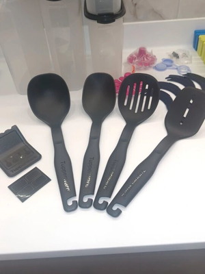 Tupperware cooking utensils set new