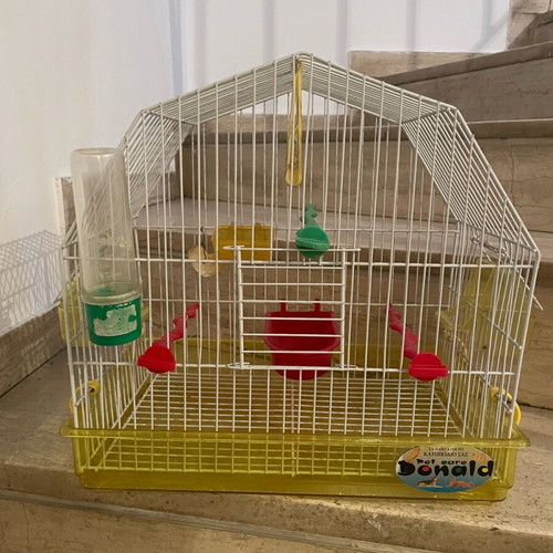 Bird cage used in excellent condition