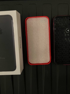 iPhone 7 box with 2 cases