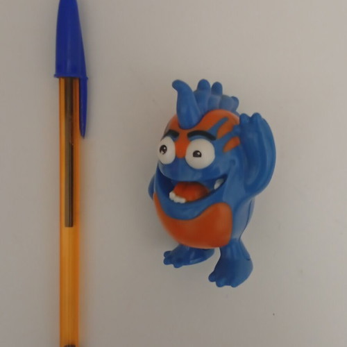 Maxi Kinder Surprise Joy Kolour Monster figure 2018