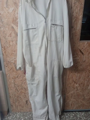 Beekeeping overall used with shoulder tear, easy to repair