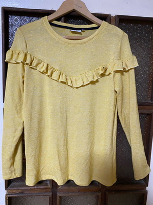 Women's blouse size S like new