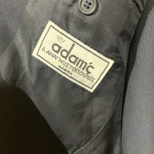 Dark blue suit size 50 new branded