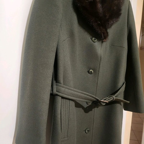 Vintage women's long full wool coat with fur collar like new, green khaki, size M/L