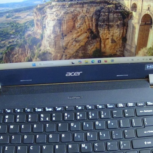Acer TravelMate P214-52 laptop like new with Intel Core i5, 8GB RAM, 256GB SSD