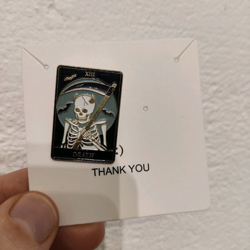 Death pin like new