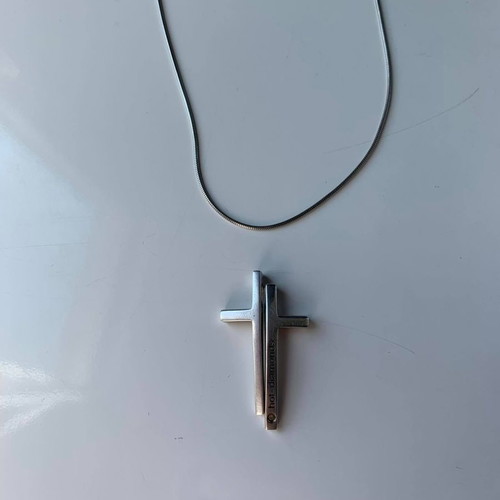 Unique cross consisting of 2 pieces with 23cm chain and 5cm cross